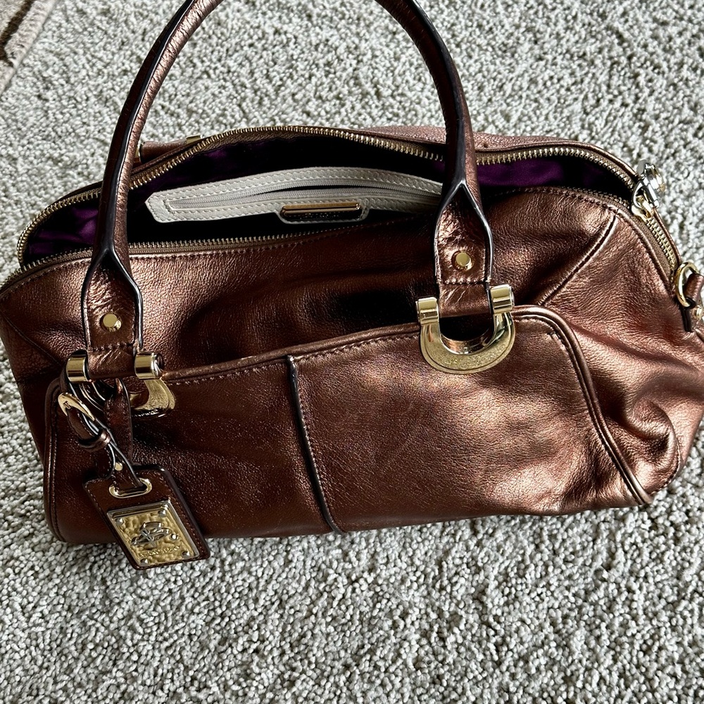 Makowski purse. EUC gold/metallic leather with gold hardware, purple lining!💖 - Picture 3 of 12